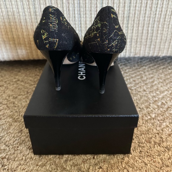 Interlocking CC Logo Tweed Pumps - Picture 4 of 9